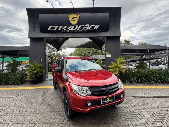 MITSUBISHI L200 TRITON 2.4 16V TURBO DIESEL SPORT HPE-S CD 4P 4X4 AUTOMÁTICO MITSUBISHI L200 TRITON 2.4 16V TURBO DIESEL SPORT HPE-S CD 4P 4X4 AUTOMÁTICO
